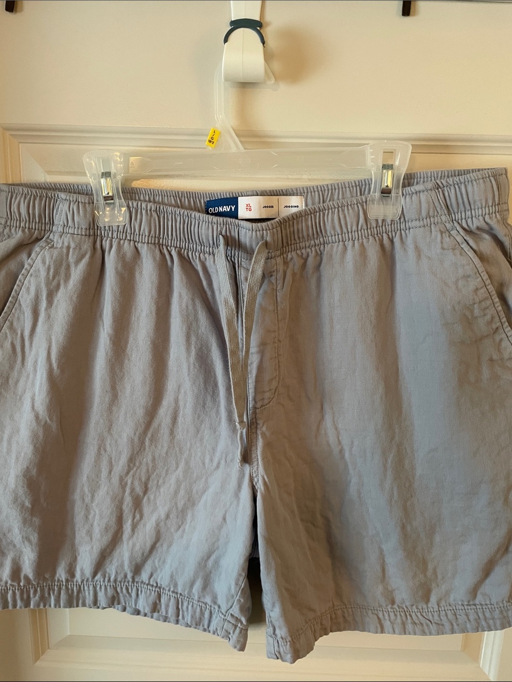 Old Navy Men's Light Gray Elastic-Waist Athletic Shorts